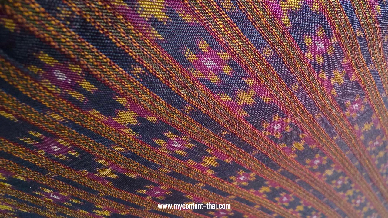 รู้จัก “ผ้าโฮล”​ ผ้าเขมรโบราณจากกลุ่มชาติพันธุ์เขมร พบในจังหวัดสุรินทร์