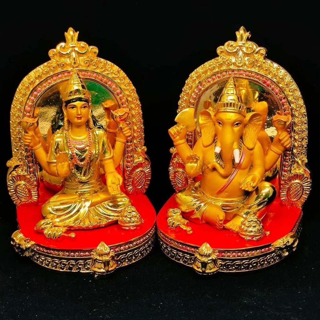 พระพิฆเนศ พระแม่ลักษมี งานเคลือบทองพรีเมี่ยม สามารถแยกฐานได้ (สูง14ซม.) เป็นพระแม่แบบอินเดียใต้งดงามมาก จากร้าน PPK180537