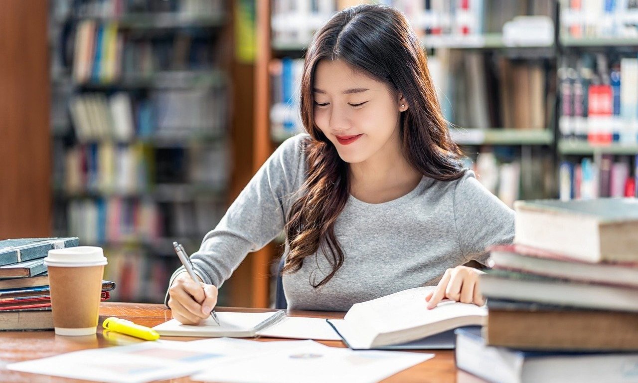 วิธีการเขียนรายงาน ฉบับเด็กมัธยม ตั้งแต่หน้าปกถึงบรรณานุกรม