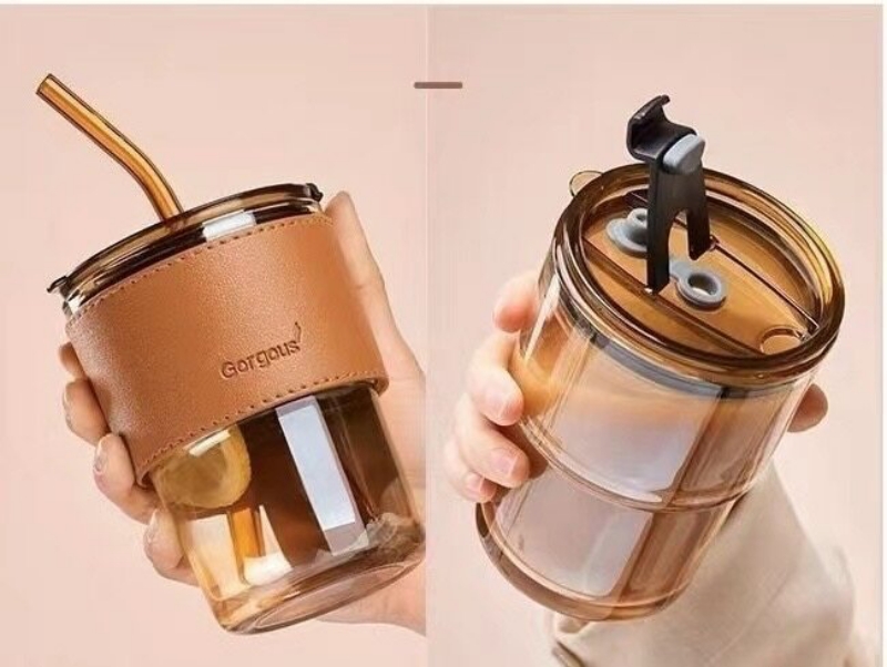 ของขวัญปีใหม่ให้เพื่อนร่วมงาน : แก้วกาแฟ 450 ml. พร้อมหลอด ราคา 16 บาท