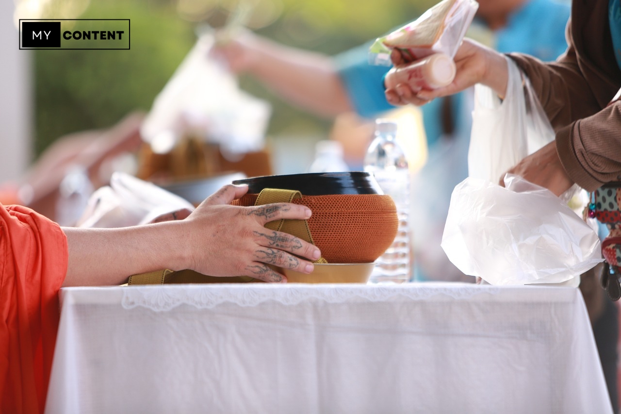 ของใส่บาตร 19 อย่าง ควรมีอะไรบ้าง