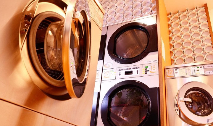 เครื่องซักผ้าและอบผ้าในตัว