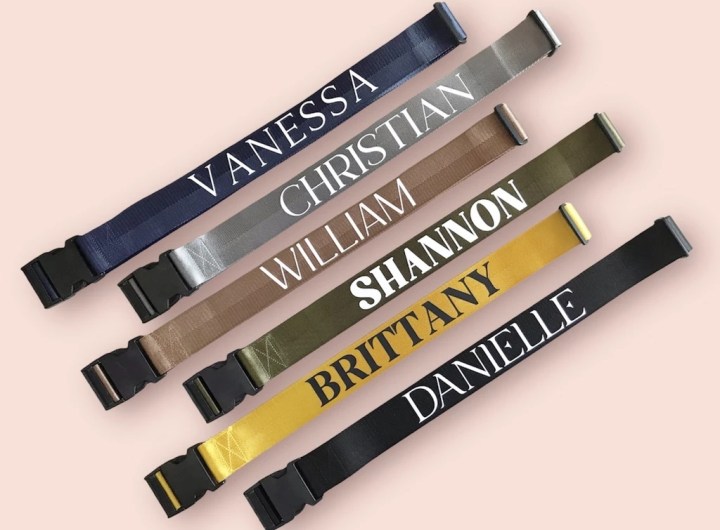 สายรัดกระเป๋าเดินทาง ปักชื่อได้