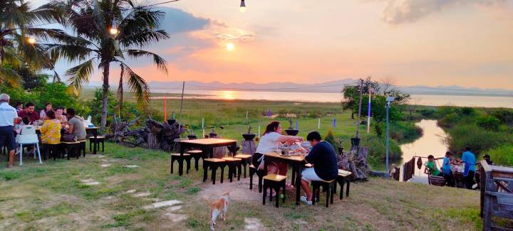 ภาพขากเพจ ลำตะคองวิว คาเฟ่ ร้านอาหาร ลานกางเต็นท์
