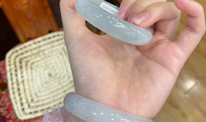 กำไลหยกพม่า ความเชื่อ ความงาม พร้อมวิธีเลือกซื้อให้ตรงไซส์