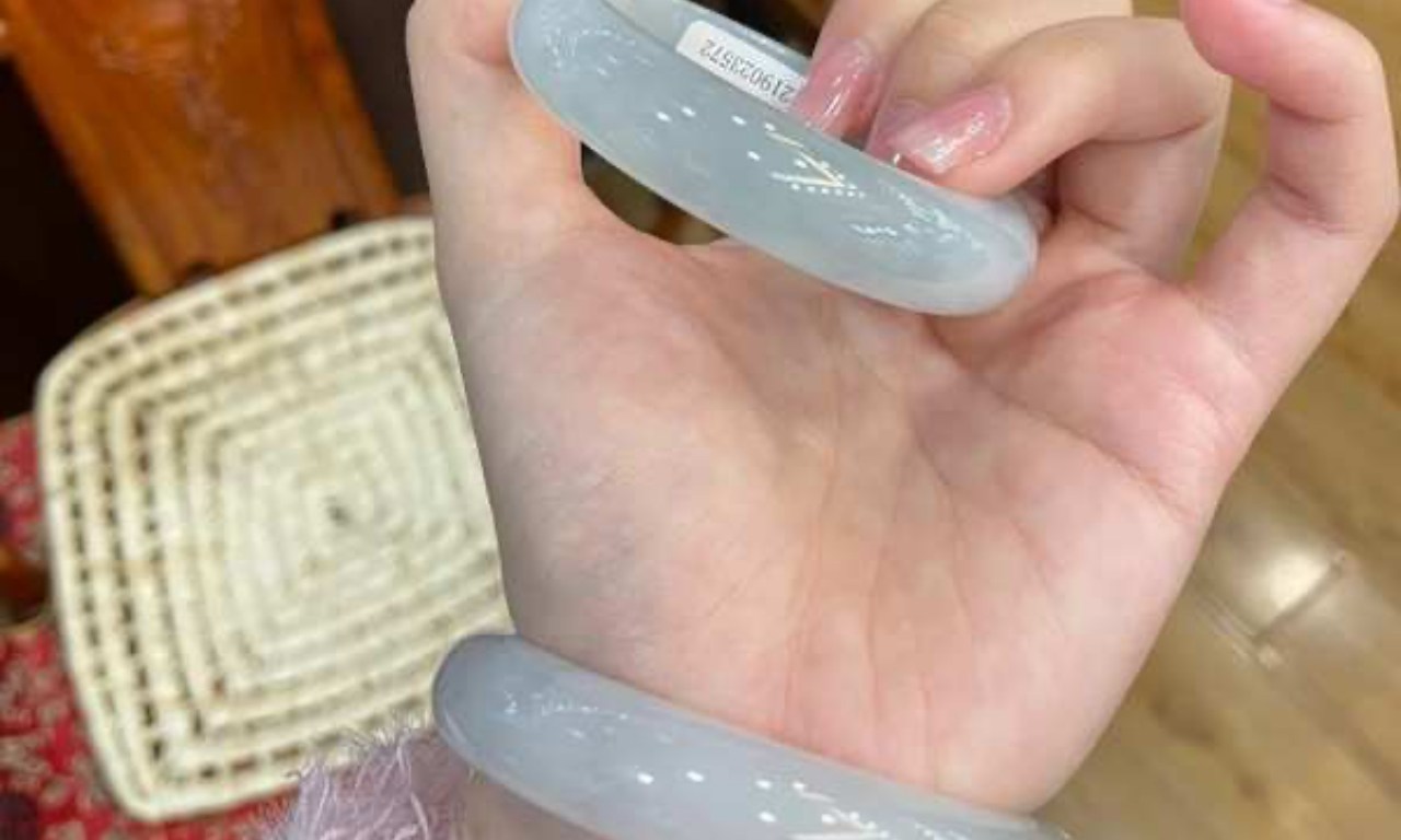 กำไลหยกพม่า ความเชื่อ ความงาม พร้อมวิธีเลือกซื้อให้ตรงไซส์