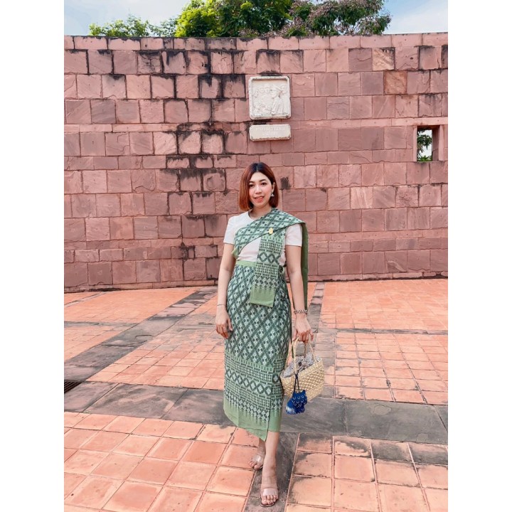 ชุดไทยใส่ไปวัด ผู้หญิง ล่าสุด