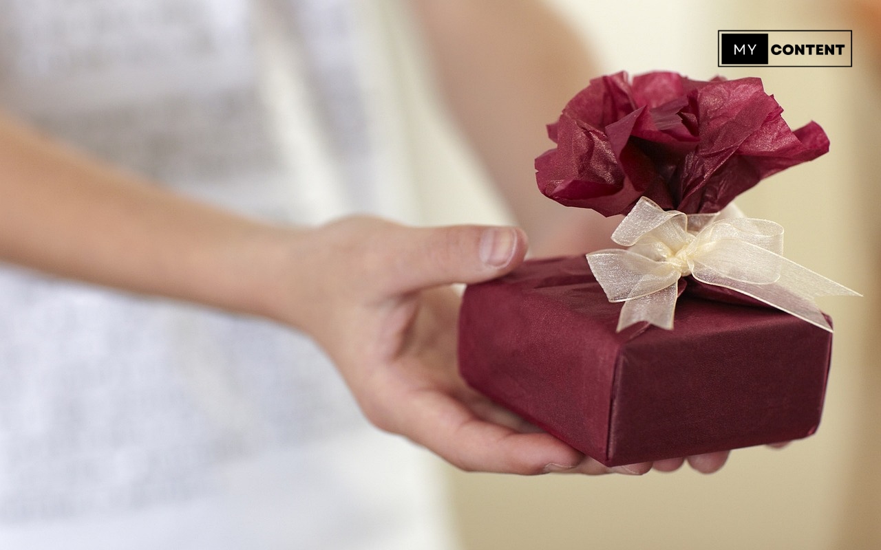 100 ไอเดียของขวัญวันแม่ 2568 ควรซื้ออะไรให้แม่บ้าง?