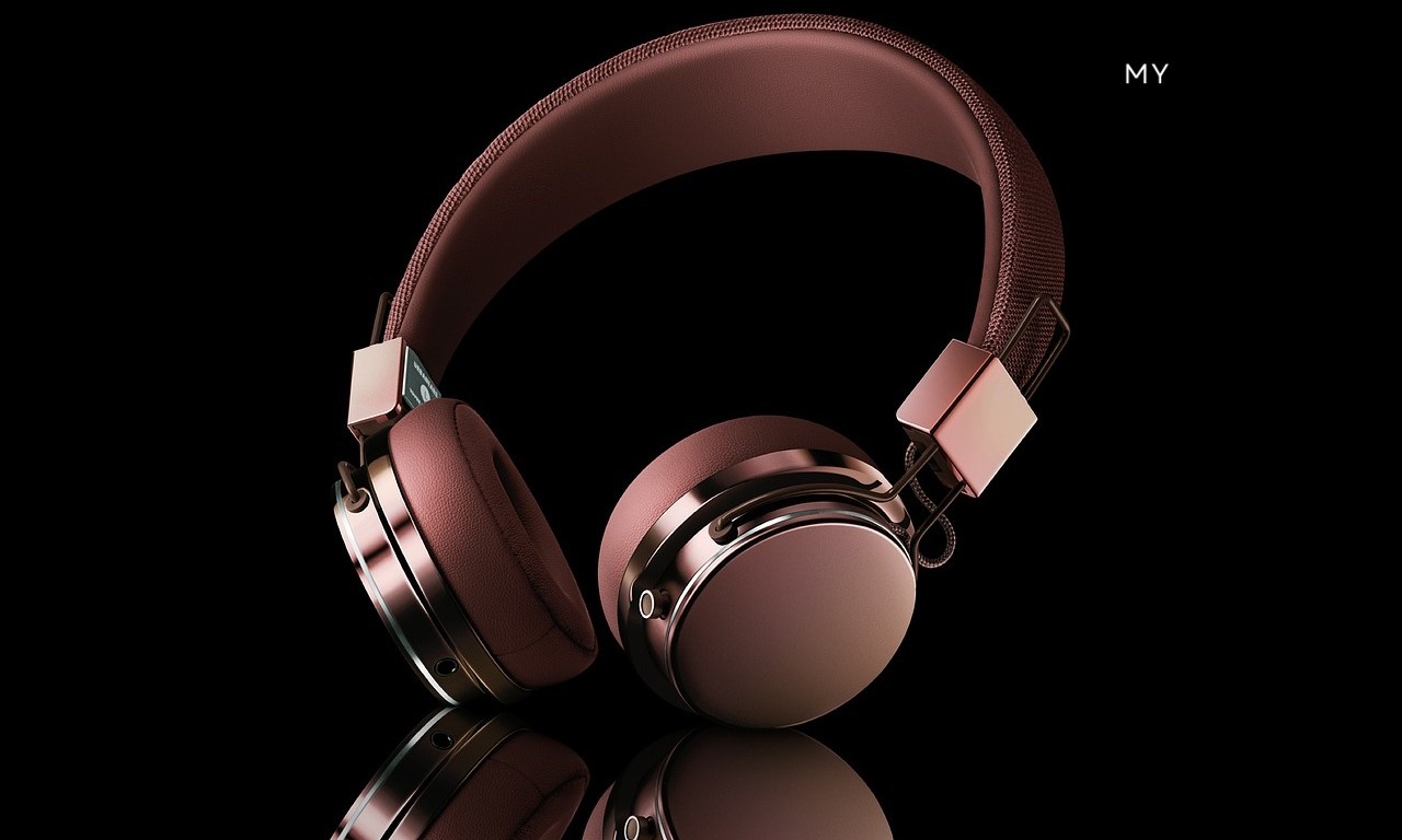 หูฟังครอบหู กับหูฟังทั่วไป ต่างกันอย่างไร? เลือกแบบไหนให้เหมาะกับคุณ (อัปเดต 2025)