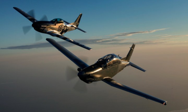 เครื่องบินโจมตี AT6 Wolverine ราคาเท่าไหร่