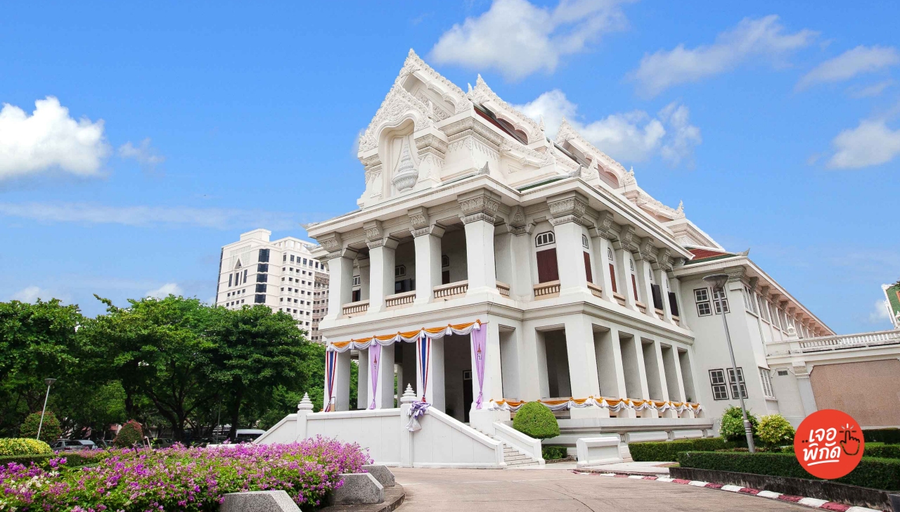 30 ของขวัญรับปริญญาจุฬาฯ ไอเดียปังๆ โดนใจบัณฑิต “สีชมพู”